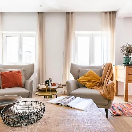 Plum Guide - Cantabria Apartment Lisbon